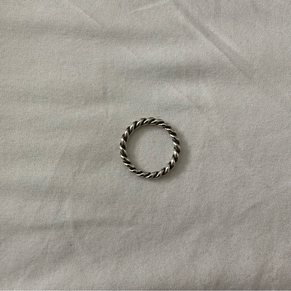 PANDORA | Twisted Rope Stackable Ring - Picture 4 of 5